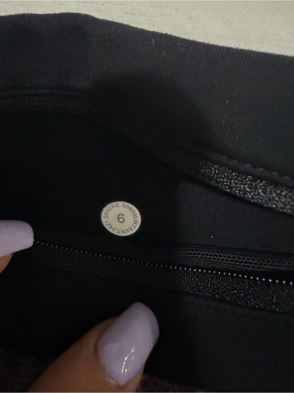 Lululemon speed up shorts size 6 - Picture 6 of 6